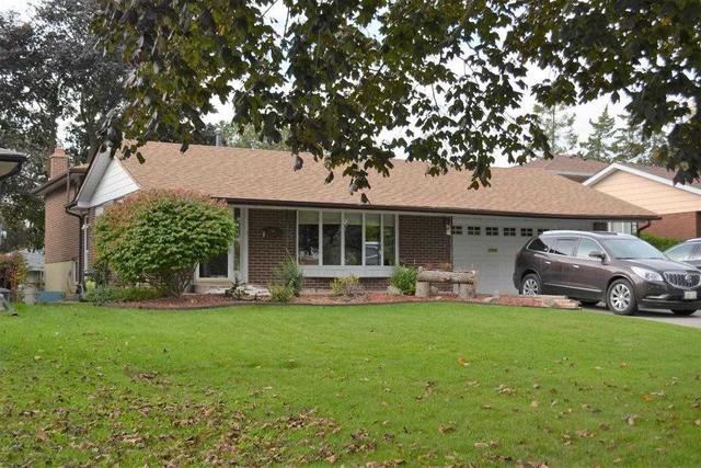 418 Central Park Blvd N, House detached with 3 bedrooms, 2 bathrooms and 6 parking in Oshawa ON | Image 1