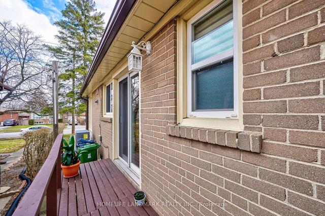 28 Murmouth Rd W, House detached with 3 bedrooms, 2 bathrooms and 3 parking in Toronto ON | Image 30