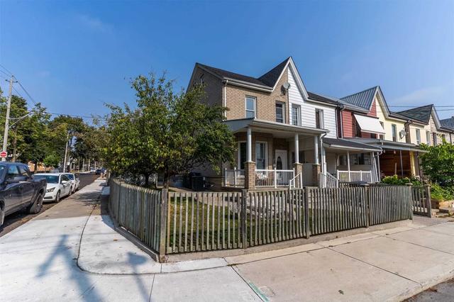 46 Gordon St, House semidetached with 3 bedrooms, 3 bathrooms and 4 parking in Toronto ON | Image 23