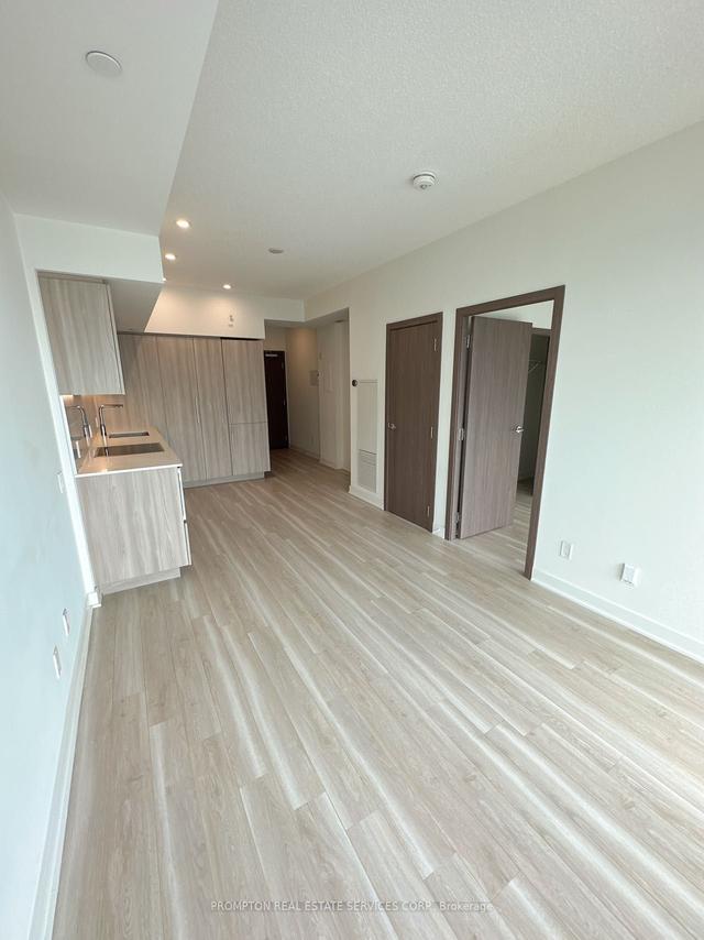 3701 - 19 Bathurst St, Condo with 1 bedrooms, 1 bathrooms and 1 parking in Toronto ON | Image 3