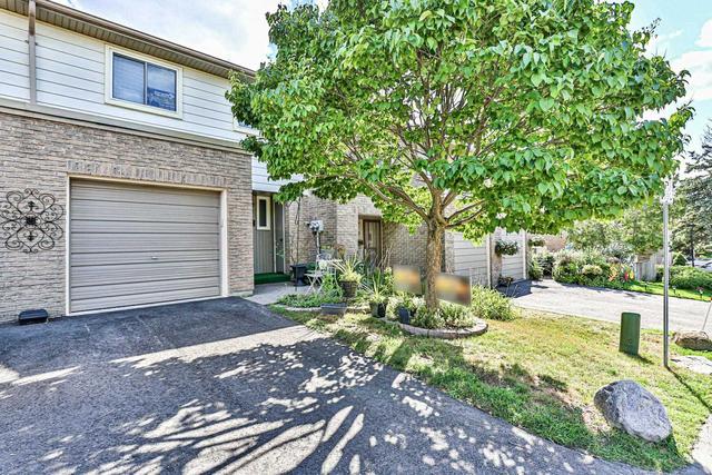 35 Knightsbridge Way, Townhouse with 4 bedrooms, 2 bathrooms and 2 parking in Markham ON | Image 1