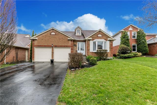 416 Alex Doner Dr, House detached with 3 bedrooms, 4 bathrooms and 4 parking in Newmarket ON | Image 3