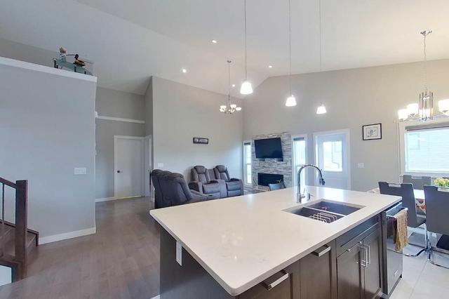 129 Prospect Bay, House detached with 5 bedrooms, 4 bathrooms and 4 parking in Wood Buffalo AB | Image 12