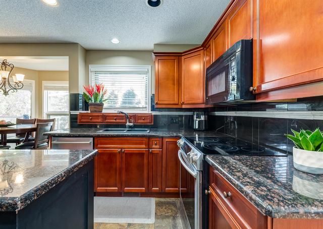 12821 Douglasview Boulevard Se, House detached with 4 bedrooms, 3 bathrooms and 6 parking in Calgary AB | Image 13