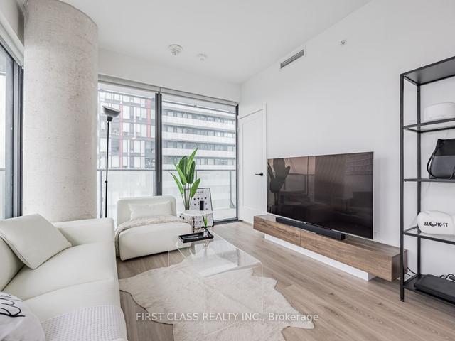 2704 - 161 Roehampton Ave, Condo with 2 bedrooms, 2 bathrooms and 1 parking in Toronto ON | Image 6
