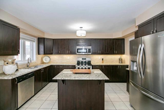 53 Ariel Rd S, House attached with 3 bedrooms, 4 bathrooms and 2 parking in Brampton ON | Image 5