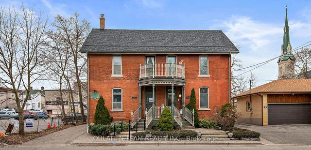 12 Church St S, House semidetached with 2 bedrooms, 3 bathrooms and 3 parking in Richmond Hill ON | Image 1