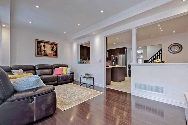 58 Millhouse Crt, House attached with 4 bedrooms, 4 bathrooms and 4 parking in Vaughan ON | Image 11