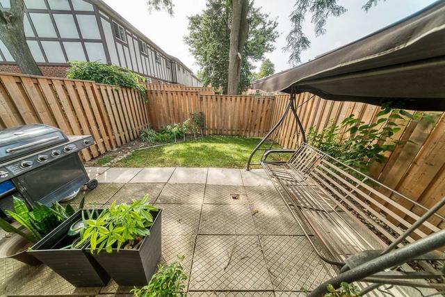 88 Porterfield Cres, Townhouse with 3 bedrooms, 2 bathrooms and 2 parking in Markham ON | Image 18