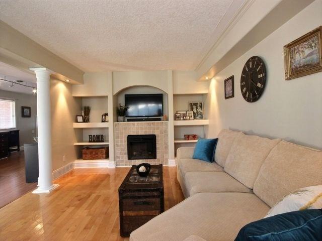 76 Dunsmere Dr, House detached with 3 bedrooms, 3 bathrooms and 4 parking in Kitchener ON | Image 2