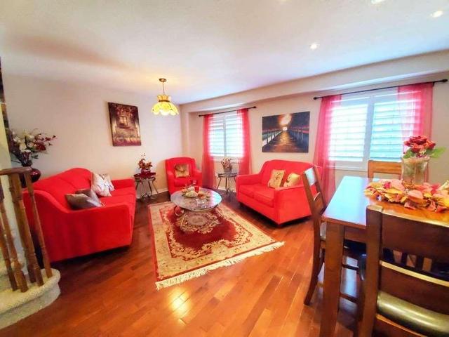 3321 Southwick St, House attached with 3 bedrooms, 3 bathrooms and 3 parking in Mississauga ON | Image 5