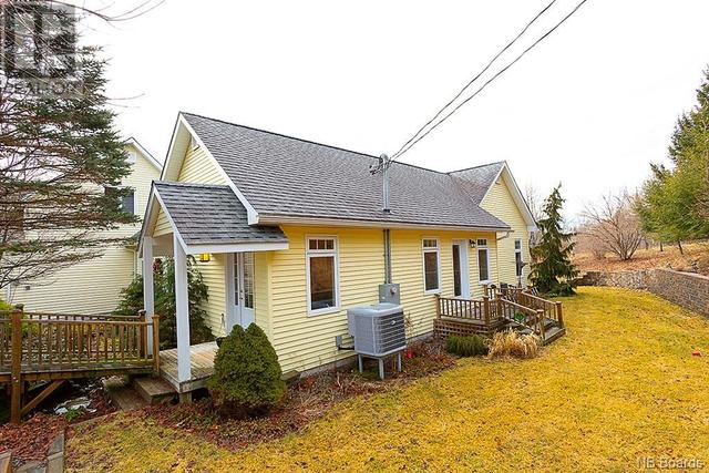 8191 Route 102, House detached with 3 bedrooms, 2 bathrooms and null parking in Westfield NB | Image 3