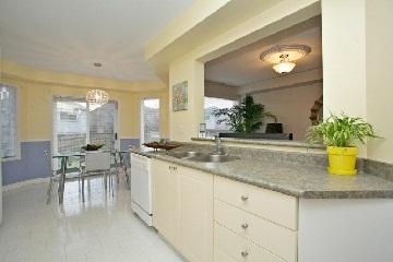 100 Booth Cres, House detached with 3 bedrooms, 3 bathrooms and 4 parking in Ajax ON | Image 5