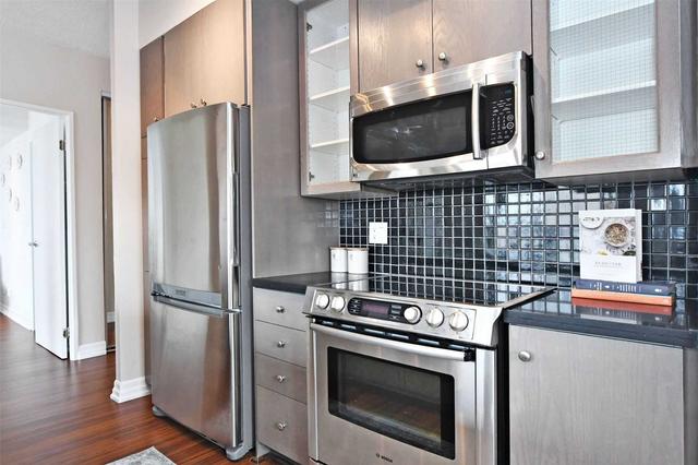 906 - 70 Alexander St, Condo with 2 bedrooms, 2 bathrooms and 1 parking in Toronto ON | Image 28