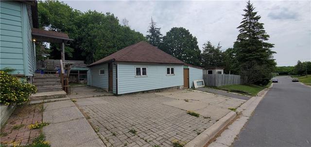 1211 Montreal Street, House detached with 3 bedrooms, 1 bathrooms and 3 parking in Kingston ON | Image 5