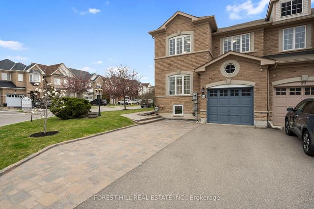 25 Carrier Cres, House attached with 3 bedrooms, 4 bathrooms and 5 parking in Vaughan ON | Image 12