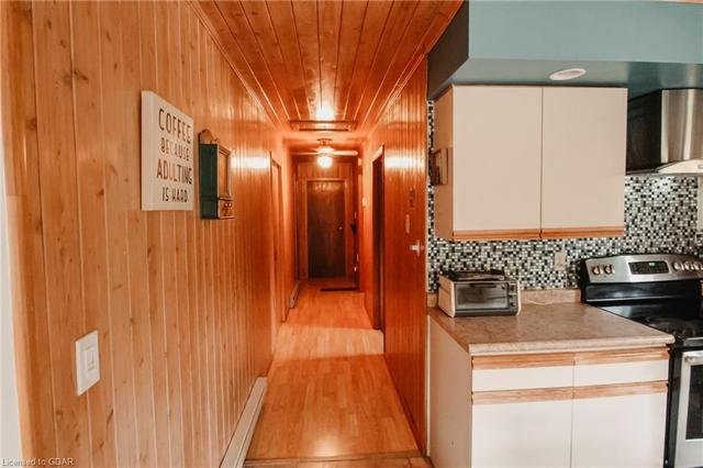 7328 6 Highway, House detached with 3 bedrooms, 2 bathrooms and null parking in Northern Bruce Peninsula ON | Image 3
