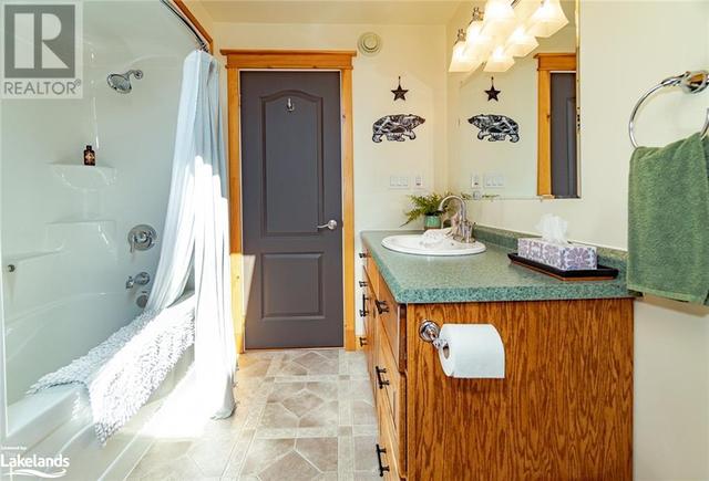 Another of Main Bathroom | Image 22
