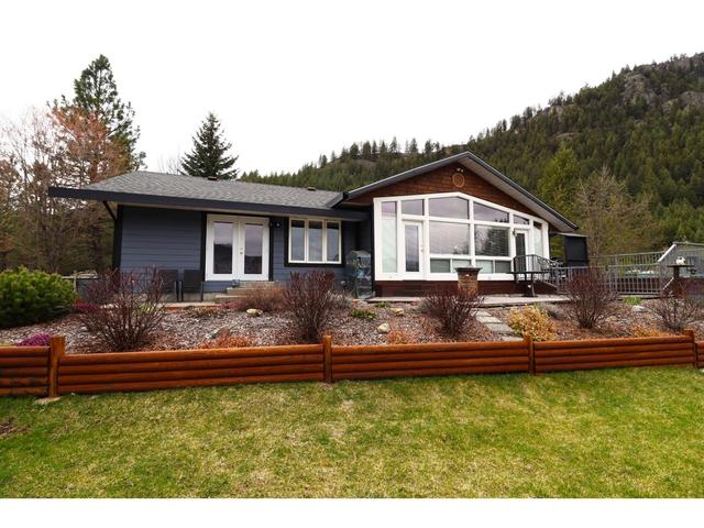 3295 Eagle Ridge Road, House detached with 4 bedrooms, 3 bathrooms and null parking in Kootenay Boundary D BC | Image 5