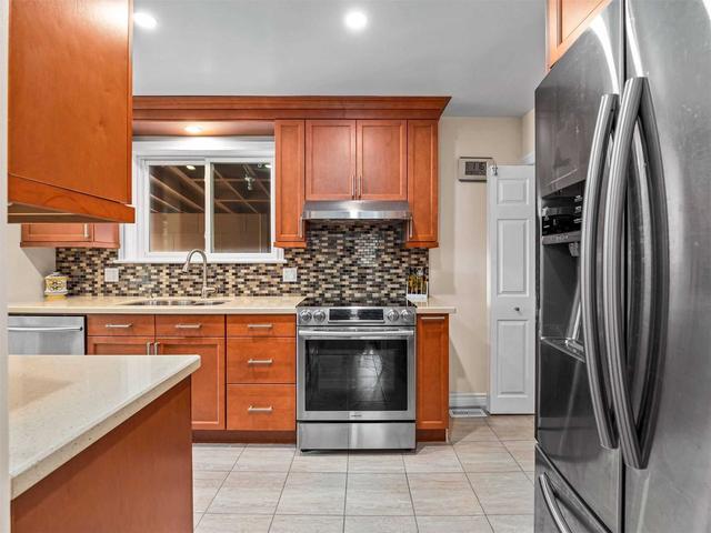 15 Bailey Cres, House detached with 3 bedrooms, 2 bathrooms and 4 parking in Toronto ON | Image 30