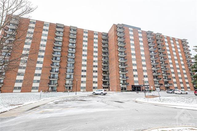 111 - 1465 Baseline Road, Condo with 2 bedrooms, 1 bathrooms and 1 parking in Ottawa ON | Card Image