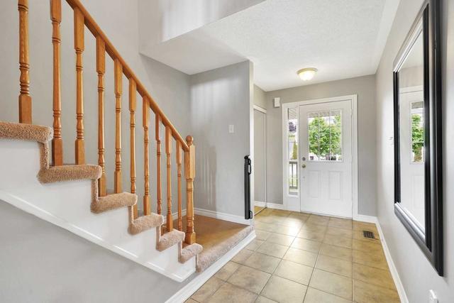 1016 Southport Dr, House attached with 3 bedrooms, 3 bathrooms and 3 parking in Oshawa ON | Image 20