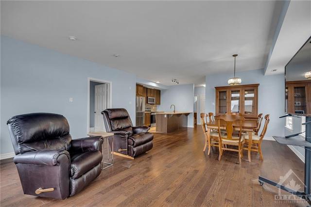 202 - 330 Jatoba Private, Condo with 2 bedrooms, 2 bathrooms and 1 parking in Ottawa ON | Image 11
