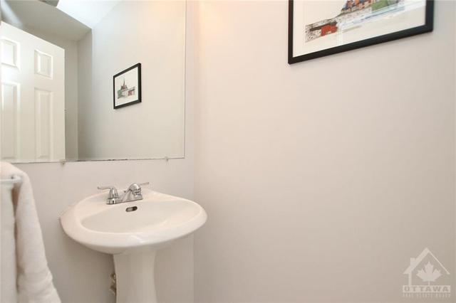 115 - 172 Teal Crescent, Townhouse with 3 bedrooms, 2 bathrooms and 1 parking in Ottawa ON | Image 11