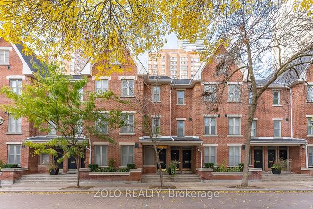 66 St Nicholas St, Townhouse with 2 bedrooms, 2 bathrooms and 1 parking in Toronto ON | Image 1