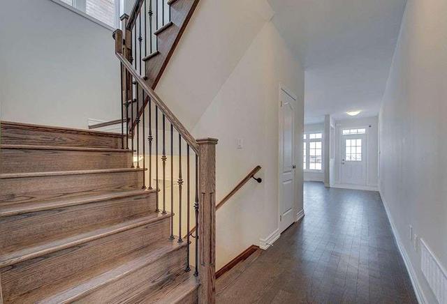 129 Decast Cres, House attached with 4 bedrooms, 3 bathrooms and 2 parking in Markham ON | Image 7