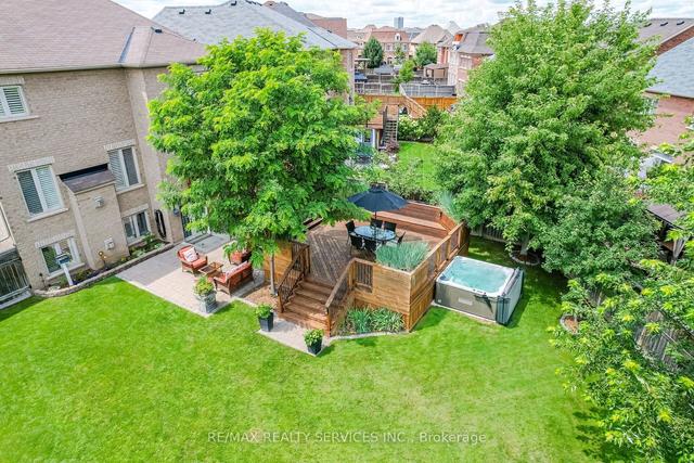 19 Island Grve, House detached with 4 bedrooms, 4 bathrooms and 6 parking in Brampton ON | Image 33