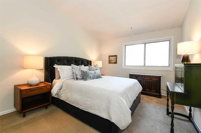 4 Tyson Shepway, Townhouse with 3 bedrooms, 2 bathrooms and 2 parking in Toronto ON | Image 6