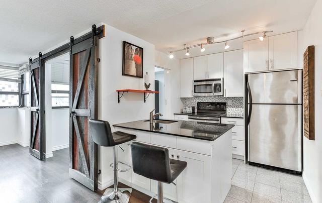 902 - 120 St. Patrick St, Condo with 2 bedrooms, 1 bathrooms and 0 parking in Toronto ON | Image 12