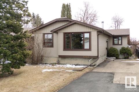10907 173a Av Nw, House detached with 3 bedrooms, 2 bathrooms and null parking in Edmonton AB | Card Image