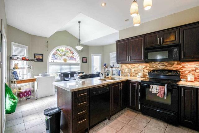 393 Mapleton Ave, House detached with 3 bedrooms, 4 bathrooms and 8 parking in Barrie ON | Image 8