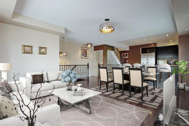 2 - 3375 Thomas St S, House attached with 3 bedrooms, 3 bathrooms and 2 parking in Mississauga ON | Image 3