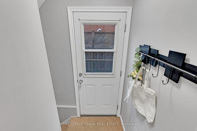 360 Windsor St, House semidetached with 3 bedrooms, 2 bathrooms and 2 parking in Oshawa ON | Image 9