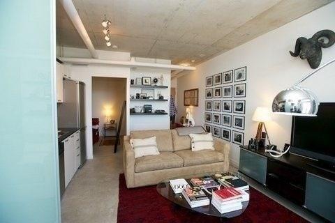Ph03 - 150 Sudbury St, Condo with 2 bedrooms, 1 bathrooms and null parking in Toronto ON | Image 2