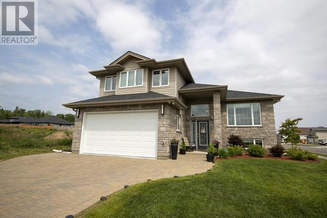 183 Sunflower St, House detached with 5 bedrooms, 3 bathrooms and null parking in Thunder Bay ON | Image 44