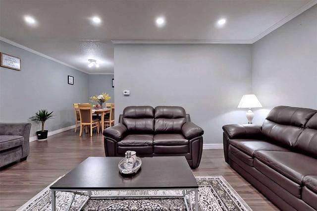 1121 Valley Crt, House semidetached with 3 bedrooms, 2 bathrooms and 4 parking in Oshawa ON | Image 38