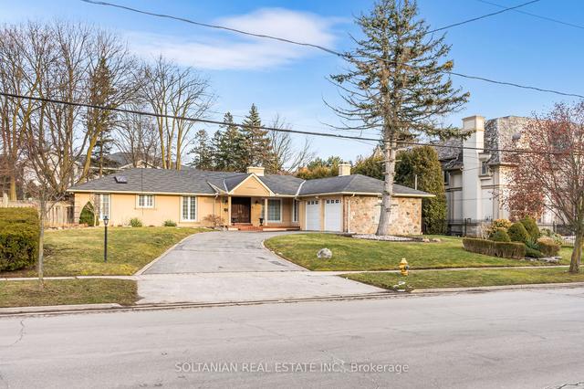 9 Sandfield Rd, House detached with 3 bedrooms, 4 bathrooms and 12 parking in Toronto ON | Image 23
