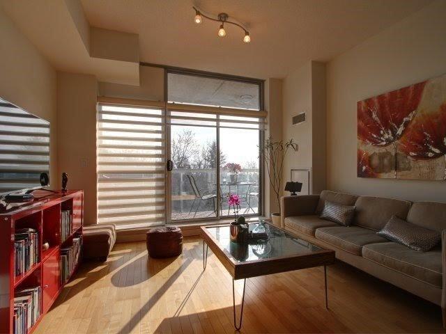 404 - 601 Kingston Rd, Condo with 2 bedrooms, 1 bathrooms and 1 parking in Toronto ON | Image 3