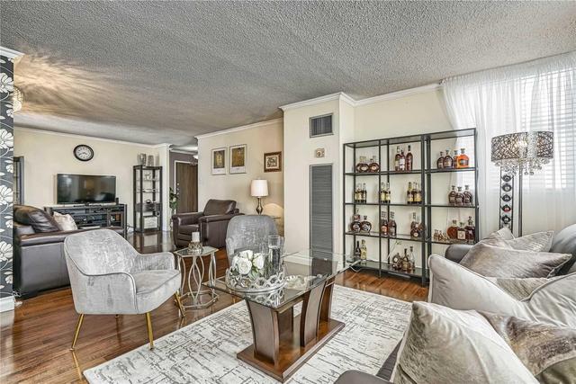2202 - 80 Antibes Dr, Condo with 3 bedrooms, 2 bathrooms and 1 parking in Toronto ON | Image 9