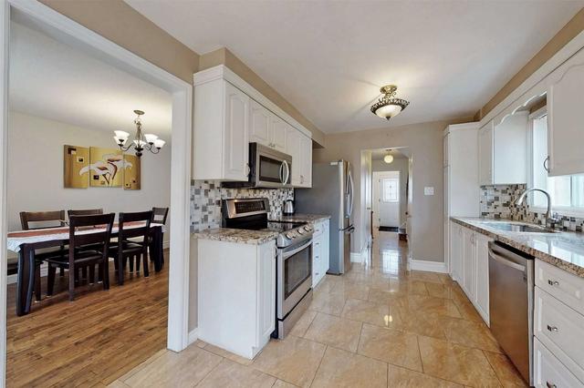 199 Wexford Rd, House detached with 3 bedrooms, 4 bathrooms and 4 parking in Brampton ON | Image 3