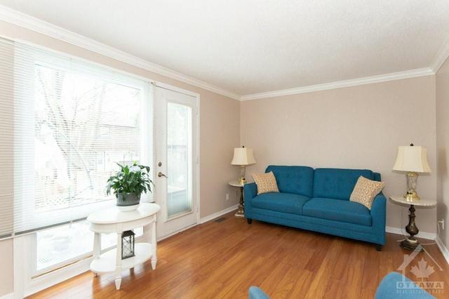 g - 52 Sumac Street, Townhouse with 3 bedrooms, 2 bathrooms and 1 parking in Ottawa ON | Image 13