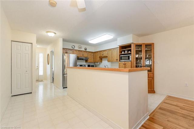 14 Beechlawn Boulevard, House attached with 2 bedrooms, 2 bathrooms and 2 parking in Guelph ON | Image 3