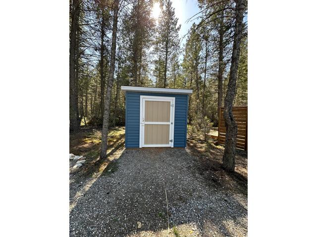 118 - 5478 Highway 93/95, Home with 2 bedrooms, 2 bathrooms and 3 parking in East Kootenay F BC | Image 26