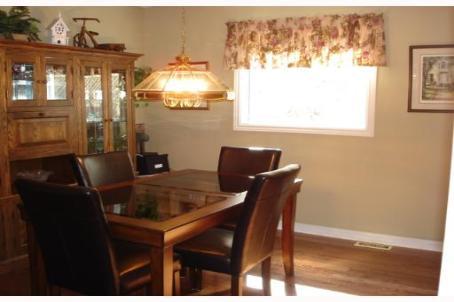 114 Browning Tr, House detached with 3 bedrooms, 3 bathrooms and 4 parking in Barrie ON | Image 5