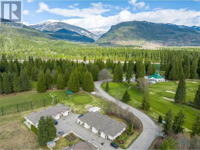 3 - 151 Columbia Park Drive, House attached with 3 bedrooms, 1 bathrooms and 2 parking in Revelstoke BC | Image 6