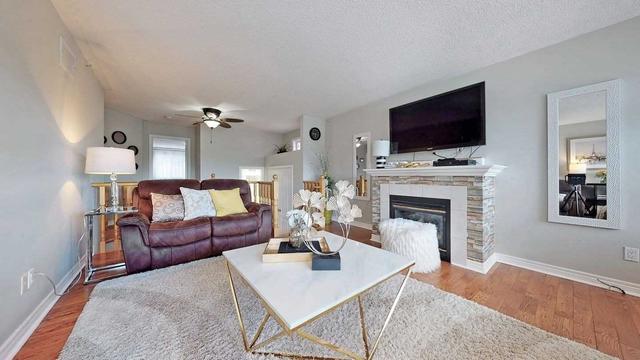 19 Hillpath Cres, House detached with 3 bedrooms, 4 bathrooms and 6 parking in Brampton ON | Image 9